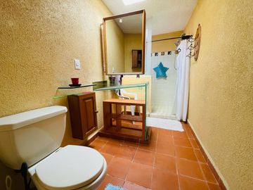 Casa con Alberca en Venta Tetela Cuernavaca.  381 mts