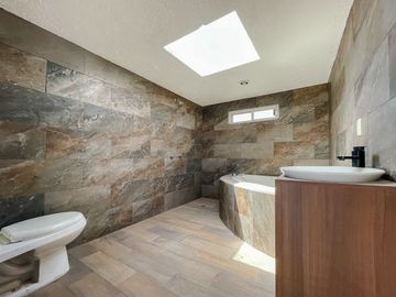 Casa en Venta, San Miguel Totocuatlapilco. Metepec, Estado de México