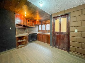 Casa en Venta, San Miguel Totocuatlapilco. Metepec, Estado de México