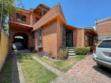 Casa en Venta, San Miguel Totocuatlapilco. Metepec, Estado de México