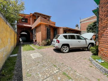 Casa en Venta, San Miguel Totocuatlapilco. Metepec, Estado de México
