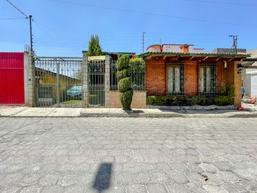 Casa en Venta, San Miguel Totocuatlapilco. Metepec, Estado de México