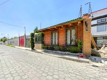 Casa en Venta, San Miguel Totocuatlapilco. Metepec, Estado de México