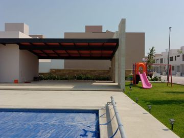 CASAS NUEVAS EN LOMAS DEL MARQUES, EL CAMPANARIO