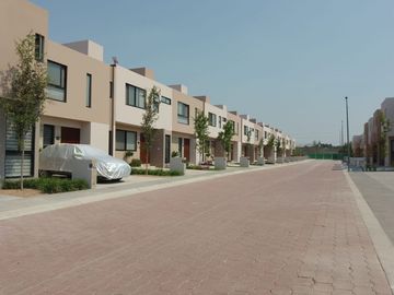 CASAS NUEVAS EN LOMAS DEL MARQUES, EL CAMPANARIO