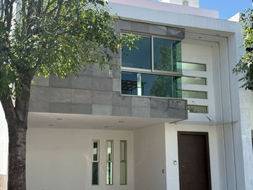 Casa en venta en lomas de angelopolis parque campeche