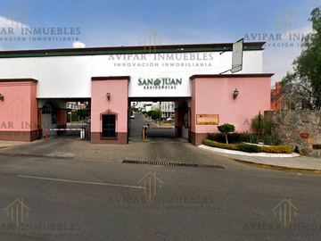 VENTA DE CASA EN CLUB DE GOLF FRACC. VIÑEDOS, SAN JUAN DEL RIO QUERETARO.