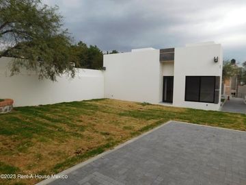 Casa de 1 planta en venta en Tequisquiapan muy cerca del centro 2 recamaras