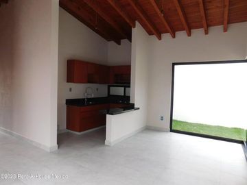 Casa de 1 planta en venta en Tequisquiapan muy cerca del centro 2 recamaras