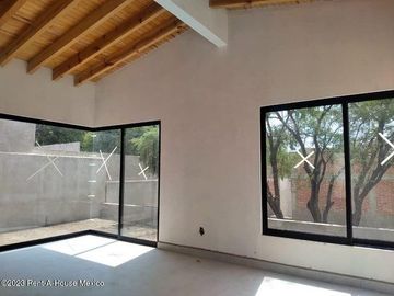 Casa de 1 planta en venta en Tequisquiapan muy cerca del centro 2 recamaras