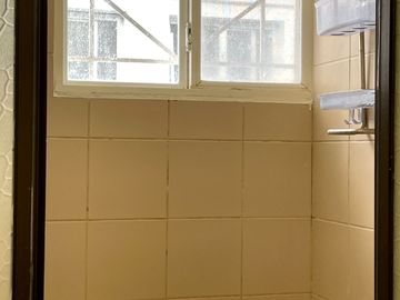 Urbanización Villa Marina - Capaes, casa de 2 pisos, 3 dormitorios y balcón.
