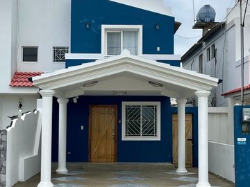 Urbanización Villa Marina - Capaes, casa de 2 pisos, 3 dormitorios y balcón.