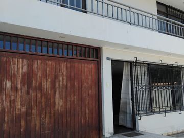 VENDO CASA 385M2. EN URB. LOS CIPRESES, CERCADO DE LIMA