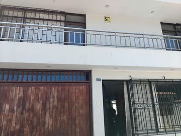 VENDO CASA 385M2. EN URB. LOS CIPRESES, CERCADO DE LIMA