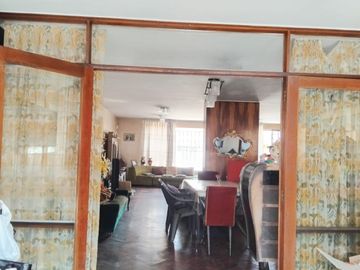 VENDO CASA 385M2. EN URB. LOS CIPRESES, CERCADO DE LIMA