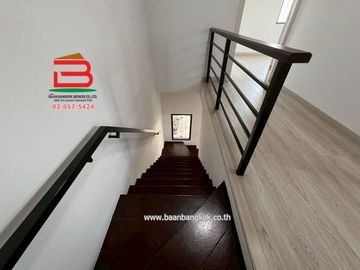 ทาวน์เฮาส์ หมู่บ้าน ภัทรไพรเวท 2 เฟส 3 เนื้อที่ 26.2 ตรว. ใกล้วัดสะแก ถนน ปทุมธานี-สามโคก-เสนา ต.สามโคก อ.สามโคก จ.ปทุมธานี
