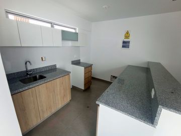 Surquillo BARRIO MÉDICO - Dúplex Penthouse de 3dorm + 1cochera + Balcón + Terraza + Cocina Kitchenette
