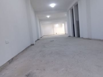 ALQUILO AMPLIO LOCAL COMERCIAL