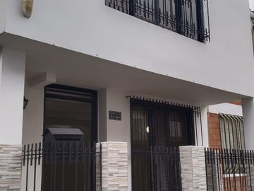BONITA CASA PEATONAL BARRIO VILLAS DE VERACRUZ NORTE DE CALI