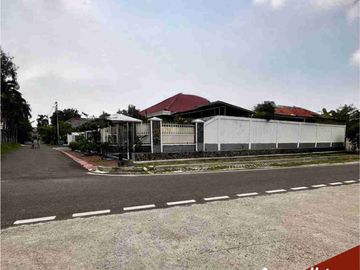 Dijual Rumah Lingkungan Komplek Hook Jalan Raya Jatiwaringin, Cipinang Melayu Jakarta Timur [AR078]