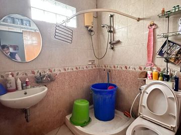 Dijual Rumah Lingkungan Komplek Hook Jalan Raya Jatiwaringin, Cipinang Melayu Jakarta Timur [AR078]