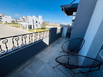 EXCELENTE CASA 🏡 EN VENTA AL SUR DE PACHUCA 3 RECAMARAS 2 BAÑOS CON METRO DE SEPARACIÓN!
