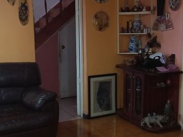 SE VENDE AMPLIA Y HERMOSA CASA