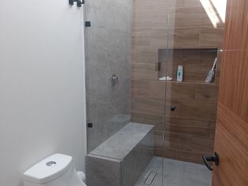 CASA EN VENTA EN CORREGIDORA, Habitaciones en PB