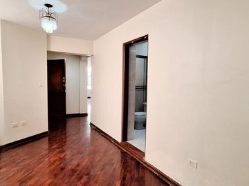 Departamento en venta en Chacarilla, Surco,  frente a parque Cesar Vallejo