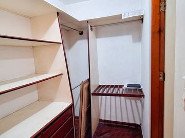 Departamento en venta en Chacarilla, Surco,  frente a parque Cesar Vallejo