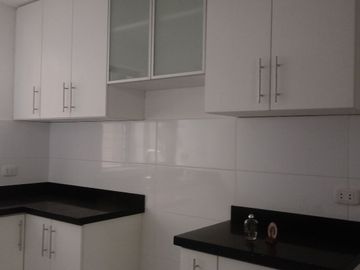 REMATO !!BAJO DE PRECIO !!VENDO TRIPLEX REMODELADO , SUPER UBICADO SAN BORJA LIMITE SAN ISIDRO