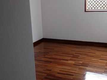 REMATO !!BAJO DE PRECIO !!VENDO TRIPLEX REMODELADO , SUPER UBICADO SAN BORJA LIMITE SAN ISIDRO