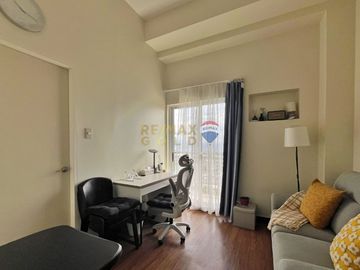 For Sale: Unfurnished 1 Bedroom Condo in Prisma Residences