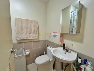 For Sale: Unfurnished 1 Bedroom Condo in Prisma Residences