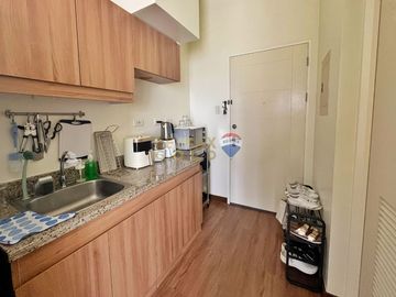 For Sale: Unfurnished 1 Bedroom Condo in Prisma Residences