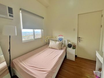 For Sale: Unfurnished 1 Bedroom Condo in Prisma Residences