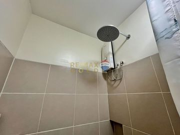 For Sale: Unfurnished 1 Bedroom Condo in Prisma Residences