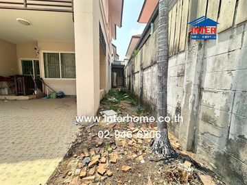 2-storey townhouse, 30.9 sq.w., Buntharik Lam Luk Ka Village, Khlong 4, near Lat Sawai Market, Rangsit-Nakhon Nayok Road, Phra Ong Chao Sai Road, Khlo