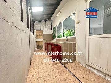 2-storey townhouse, 30.9 sq.w., Buntharik Lam Luk Ka Village, Khlong 4, near Lat Sawai Market, Rangsit-Nakhon Nayok Road, Phra Ong Chao Sai Road, Khlo