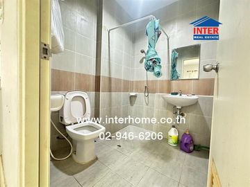 2-storey townhouse, 30.9 sq.w., Buntharik Lam Luk Ka Village, Khlong 4, near Lat Sawai Market, Rangsit-Nakhon Nayok Road, Phra Ong Chao Sai Road, Khlo