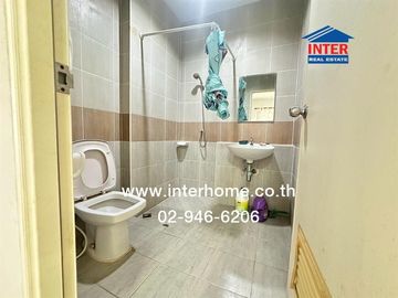 2-storey townhouse, 30.9 sq.w., Buntharik Lam Luk Ka Village, Khlong 4, near Lat Sawai Market, Rangsit-Nakhon Nayok Road, Phra Ong Chao Sai Road, Khlo