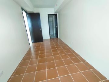 Rent To Own Condo in Kasara Urban Resort Residences 2 Bedroom 58.68sqm Ugong pasig Big Discount Pet friendly near Tiendesitas
