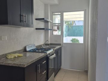 Venta Casa en Privada, Zona Sur, Cancún