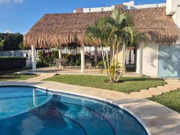 Venta Casa en Privada, Zona Sur, Cancún