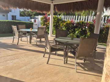 Venta Casa en Privada, Zona Sur, Cancún