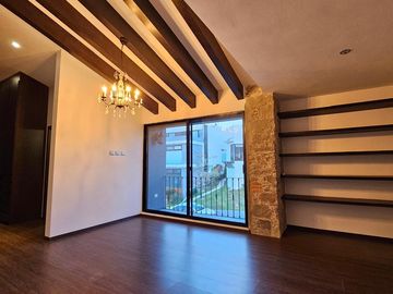 Hermosa residencia en Gran Reserva en Lomas de Angelópolis III en Santa Clara Ocoyucan