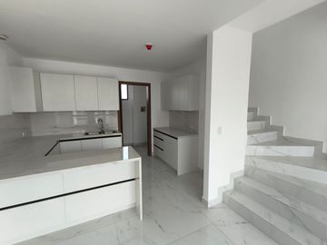 Venta departamento de estreno RIVERSIDE, Samborondon