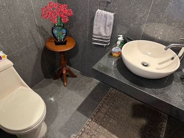 DEPARTAMENTO PH DUPLEX EN VENTA EN MIRAFLORES  CON TERRAZA