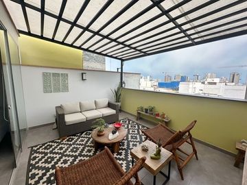 DEPARTAMENTO PH DUPLEX EN VENTA EN MIRAFLORES  CON TERRAZA