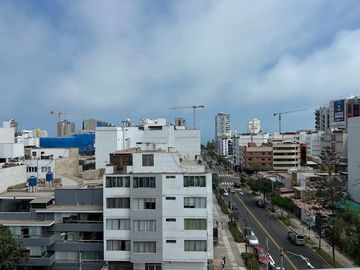 DEPARTAMENTO PH DUPLEX EN VENTA EN MIRAFLORES  CON TERRAZA